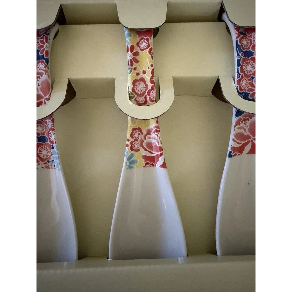 World Traveler Collection Jewel Japanese Spoon Set of 4 in  Floral Patterns